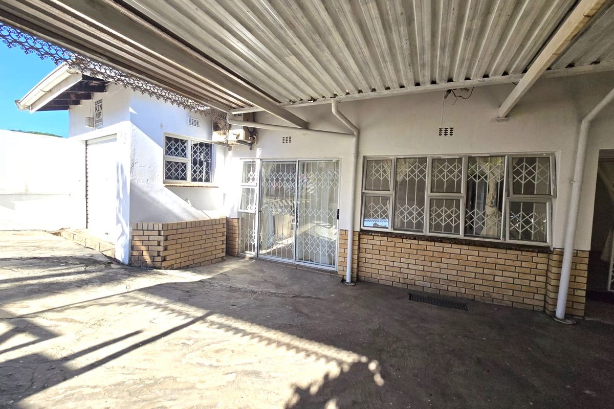 Beautiful semi detached home - Photo 2