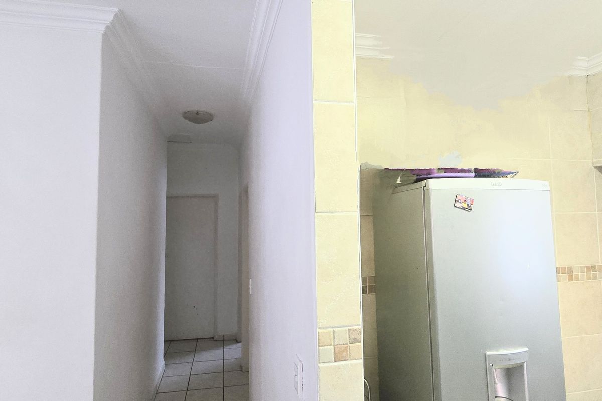 Charming 3-Bedroom House with Modern Amenities and Spacious Yard - Photo 5