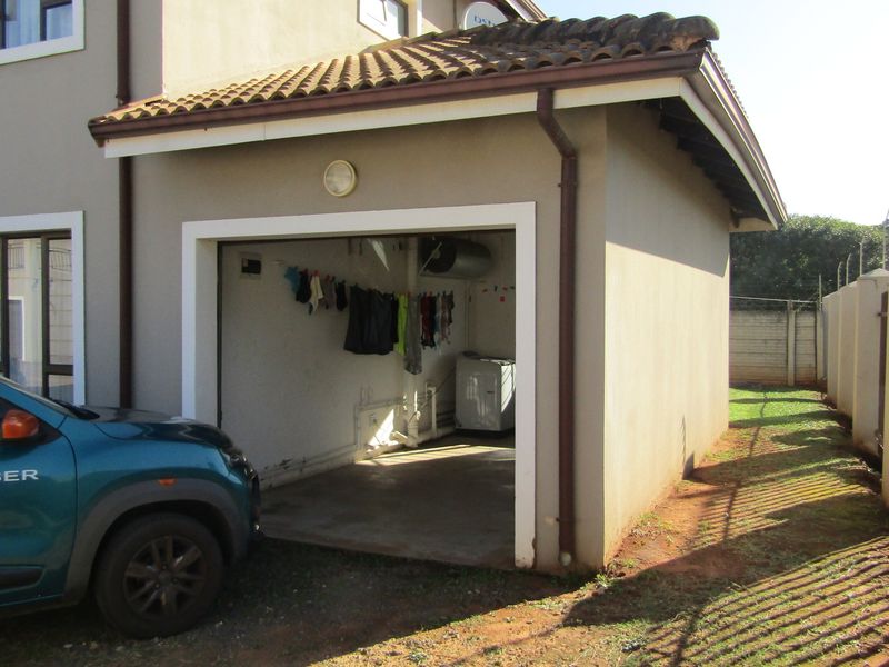 A Cozy and charming townhouse - Photo 5