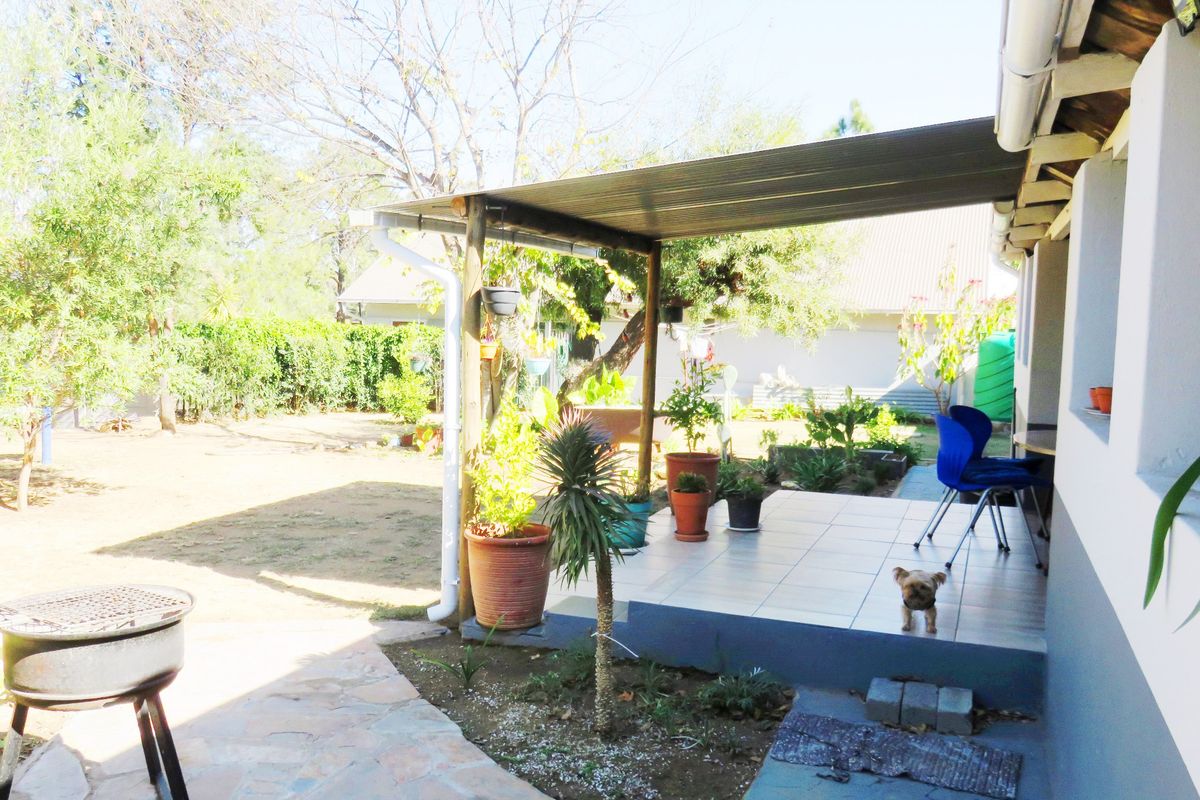 Perfect Position & Pretty Property in Deneysville, Vaal Dam - Photo 3