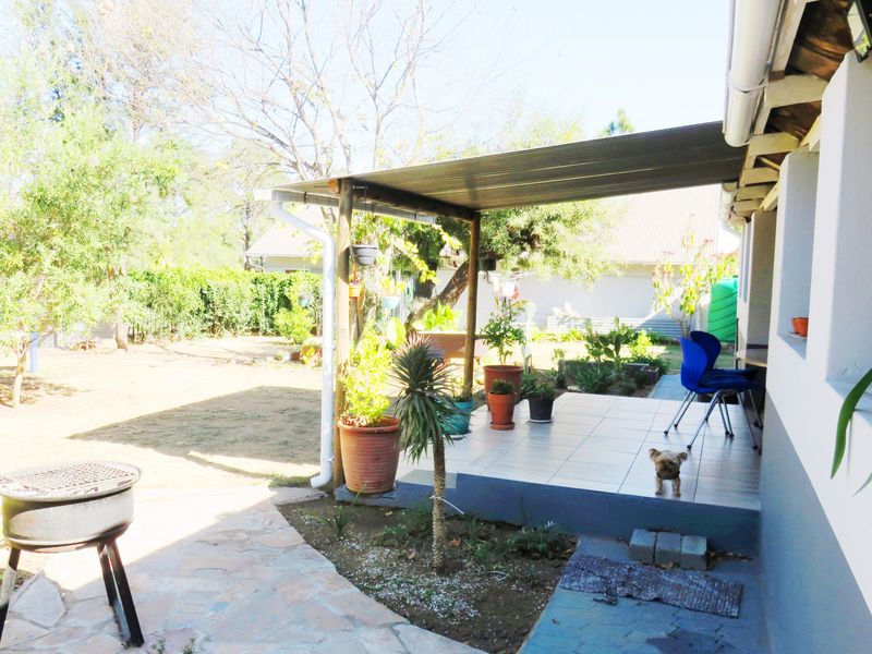 Perfect Position & Pretty Property in Deneysville, Vaal Dam - Photo 3