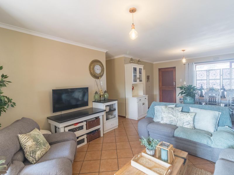 Freestanding 3 Bedroom Homes in Melkbosstrand Within Walking Distance to the Beach - Photo 9