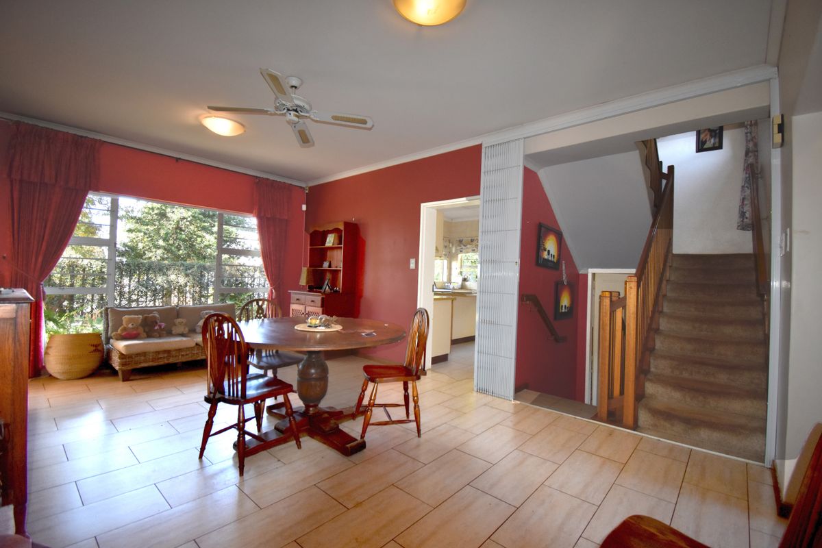 ALL OFFERS INVITED on this Clarendon home - Photo 5