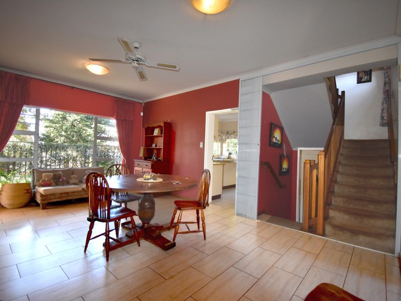 ALL OFFERS INVITED on this Clarendon home - Photo 5