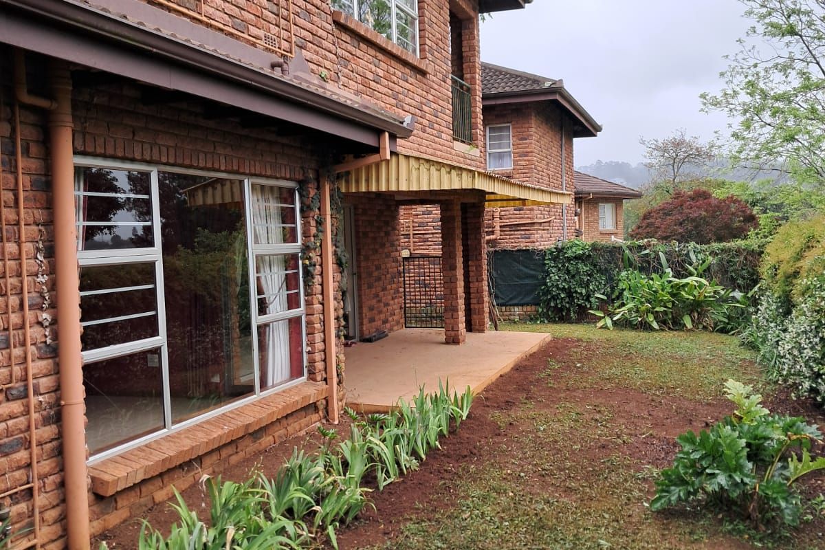 ALL OFFERS INVITED on this Clarendon home - Photo 2