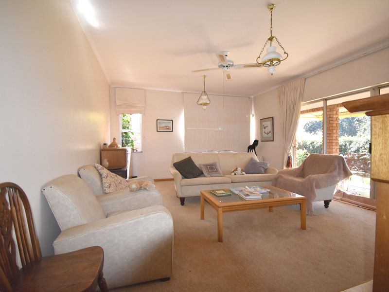 ALL OFFERS INVITED on this Clarendon home - Photo 10
