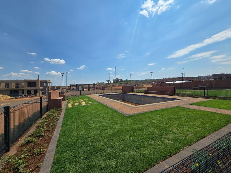 Modern Double story Home in Fountainbrook Estate. - Photo 9