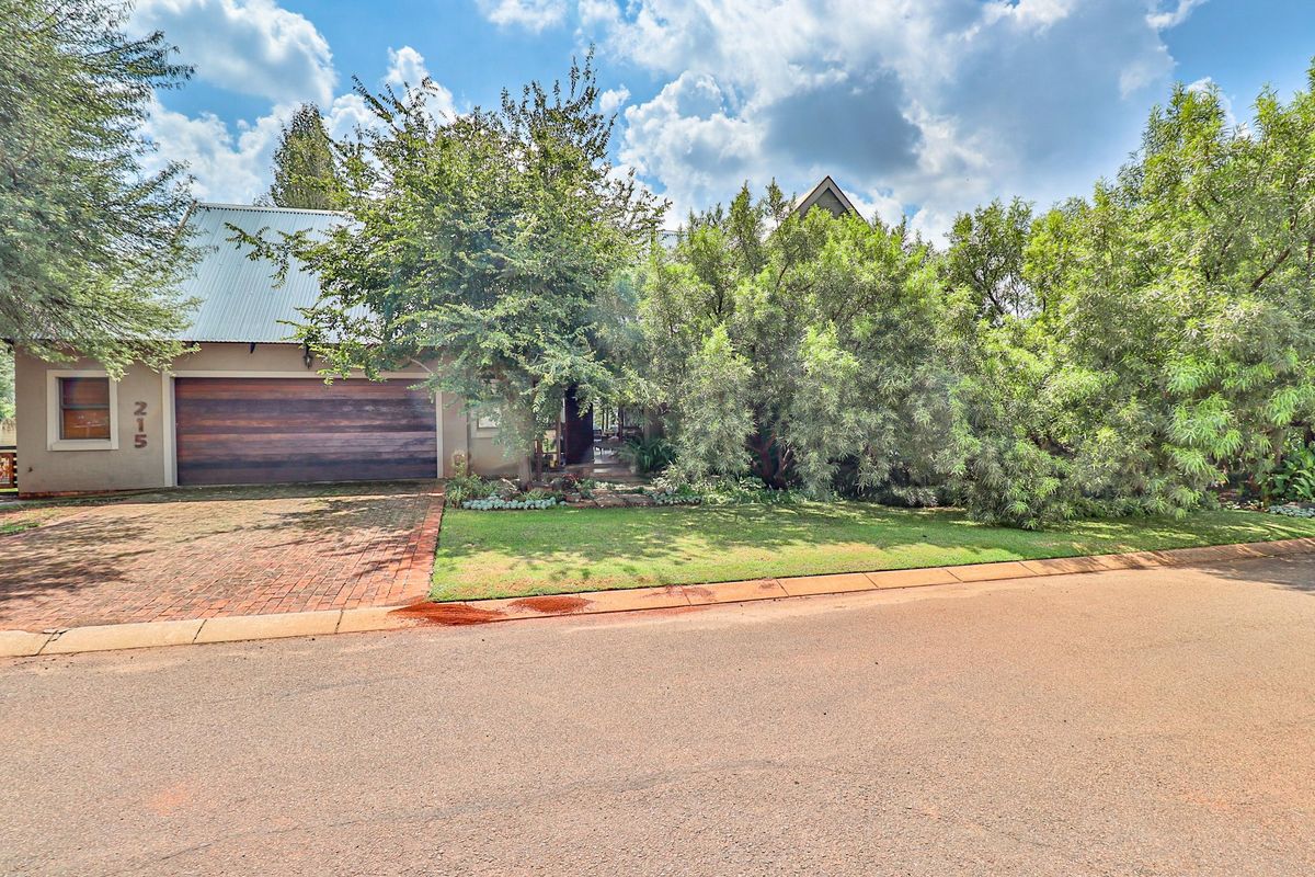 Charming North-Facing Retreat with Breathtaking Pivot Outlook - Photo 5