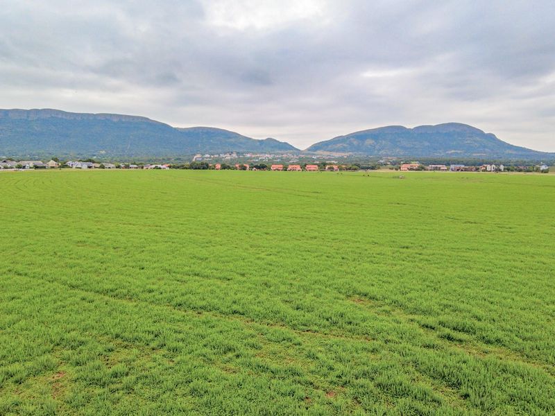 Charming North-Facing Retreat with Breathtaking Pivot Outlook - Photo 4