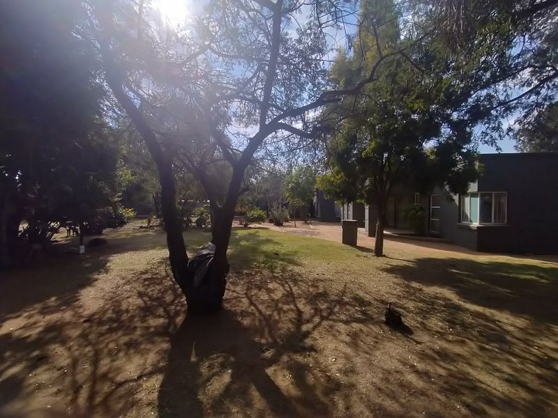 This substantial 10,000 square meter investment property in Heatherdale - Photo 2