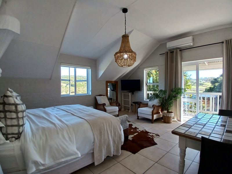 Idyllic Riverfront Residence Offering Privacy and Elegance - Photo 8