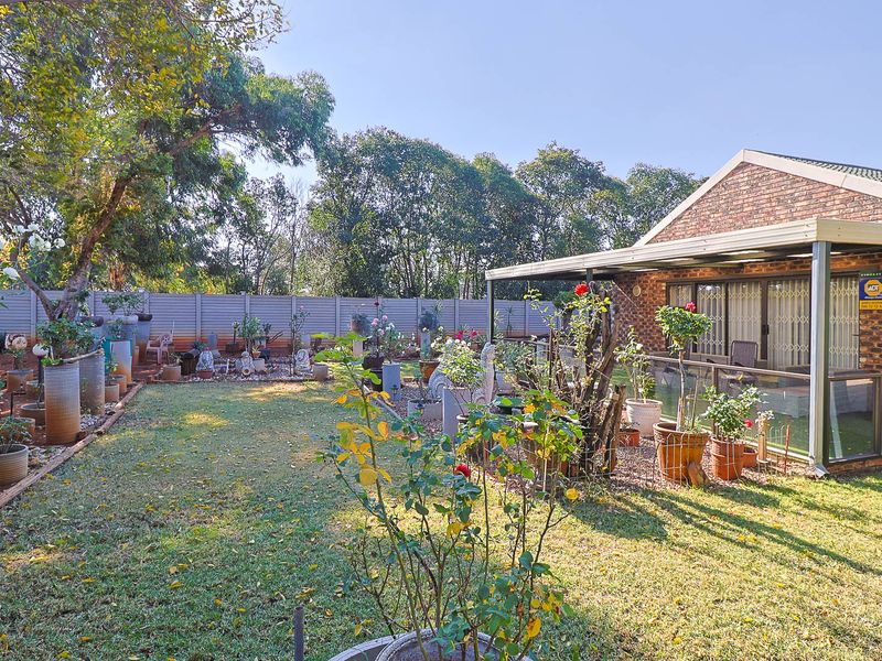 mmaculate Single-Storey Gem: Private Corner Paradise with Tranquil Living and Boomed Security! - Photo 6
