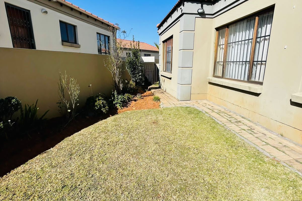 4  Bedroom house for Sale - Photo 2