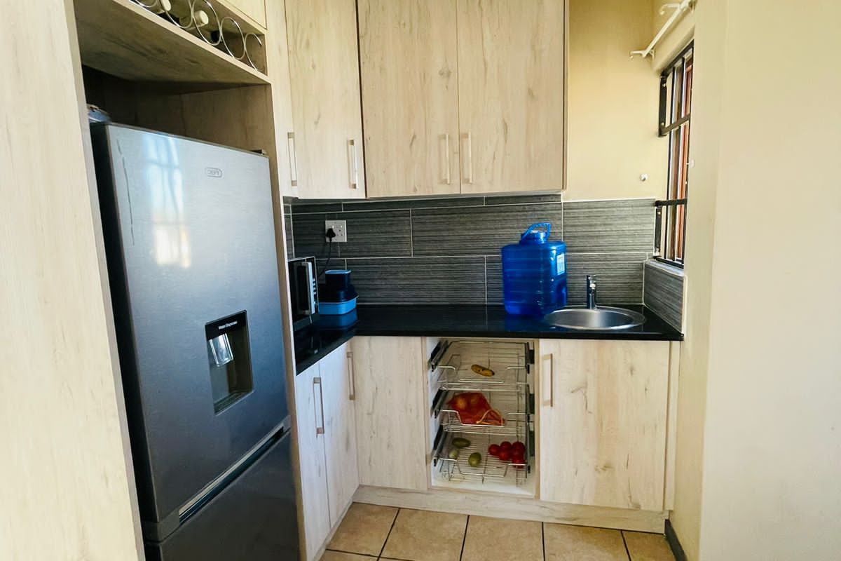 4  Bedroom house for Sale - Photo 5