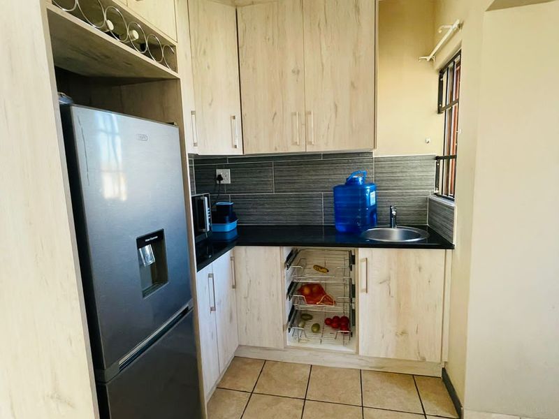 4  Bedroom house for Sale - Photo 5