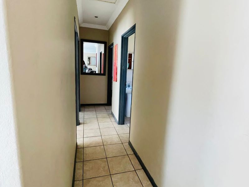 4  Bedroom house for Sale - Photo 8