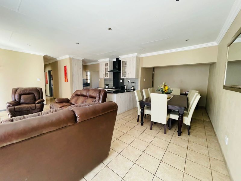 4  Bedroom house for Sale - Photo 6