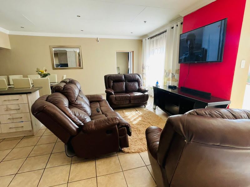 4  Bedroom house for Sale - Photo 7