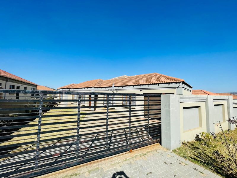 4  Bedroom house for Sale - Photo 3