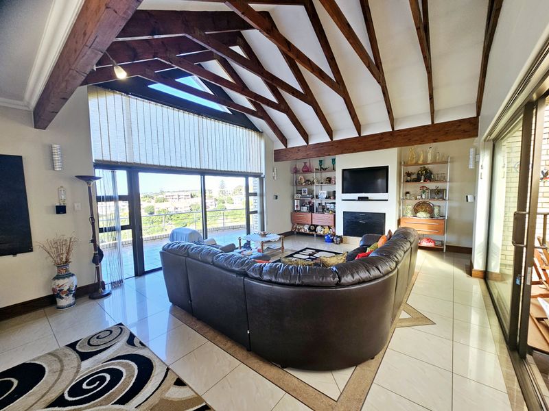 Entertainers Delight With Stunning Views! - Photo 6