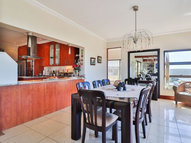 Entertainers Delight With Stunning Views! - Photo 10