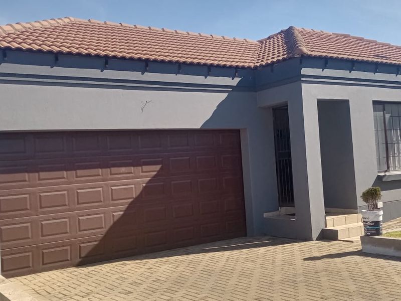 2 BEDROOM HOUSE FOR SALE - Photo 2