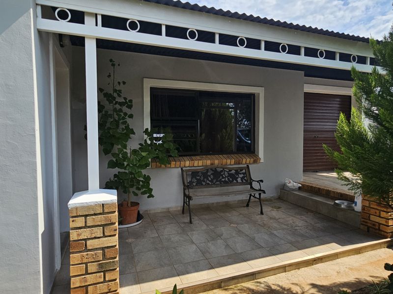 Freehold For Sale In Kimberley - Photo 2