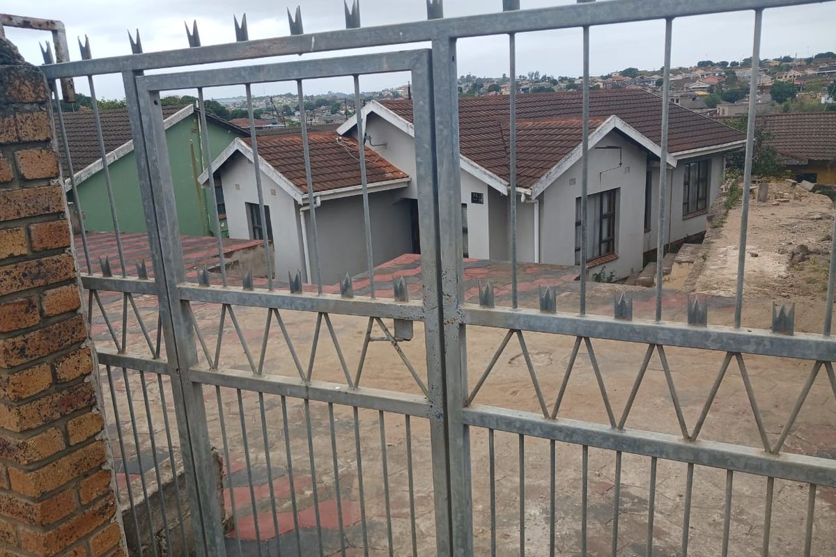 3 Bedroom House For Sale - Photo 2