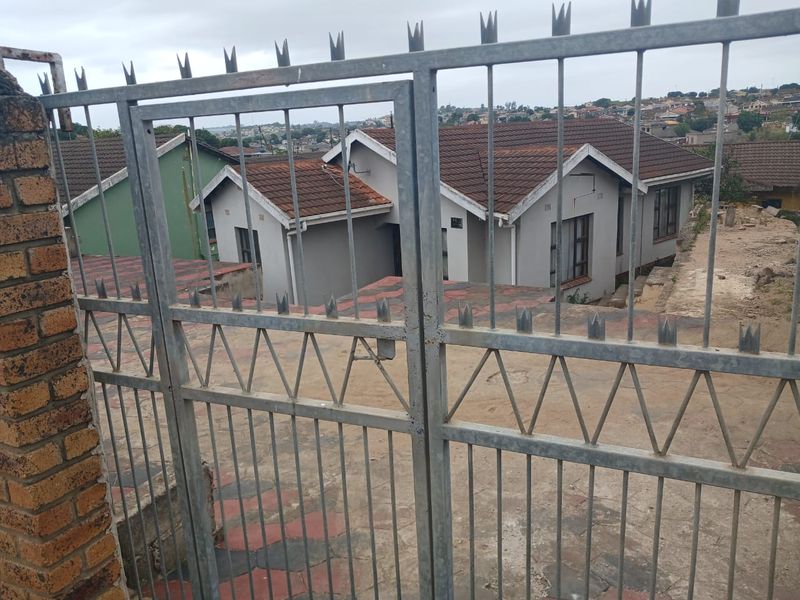 3 Bedroom House For Sale - Photo 2