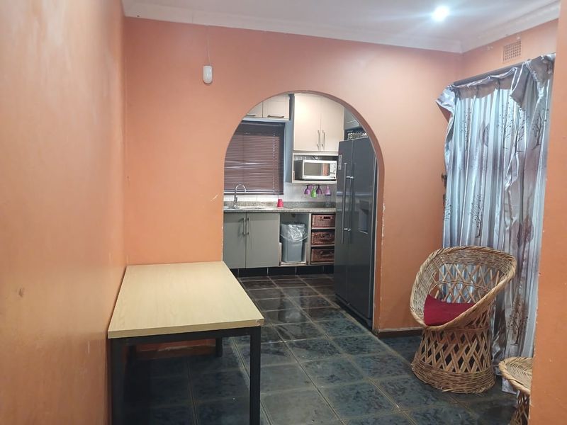 3 Bedroom House For Sale - Photo 7