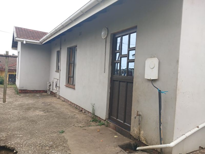 3 Bedroom House For Sale - Photo 3