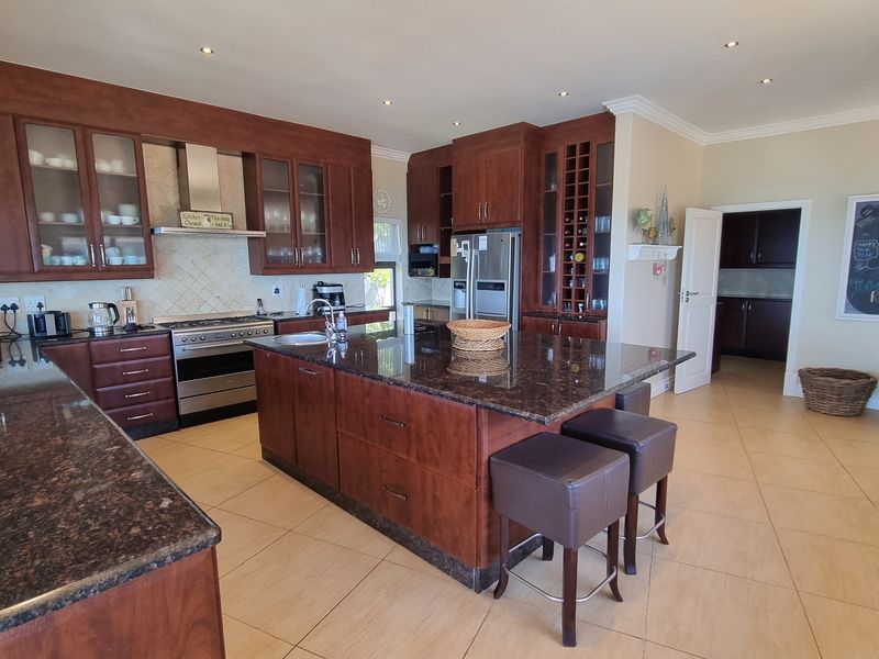 Southbroom Beachfront Luxury,  Expansive 9 Bedroom, 3 Level Coastal Sanctuary - Photo 7