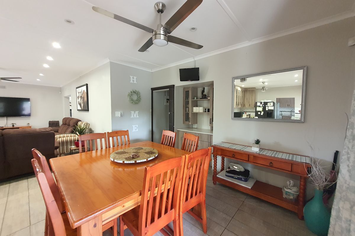 Spacious, Modern, Secure Three Bed Family Home - Photo 4