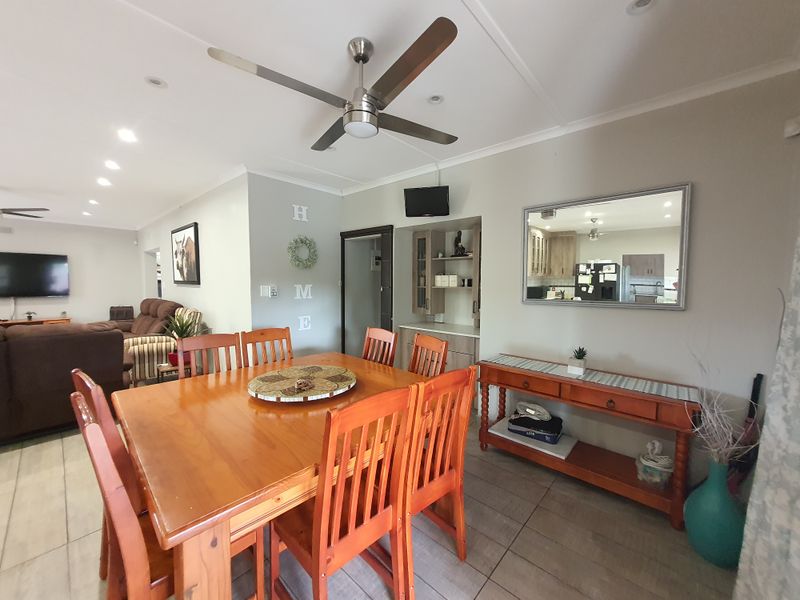 Spacious, Modern, Secure Three Bed Family Home - Photo 4