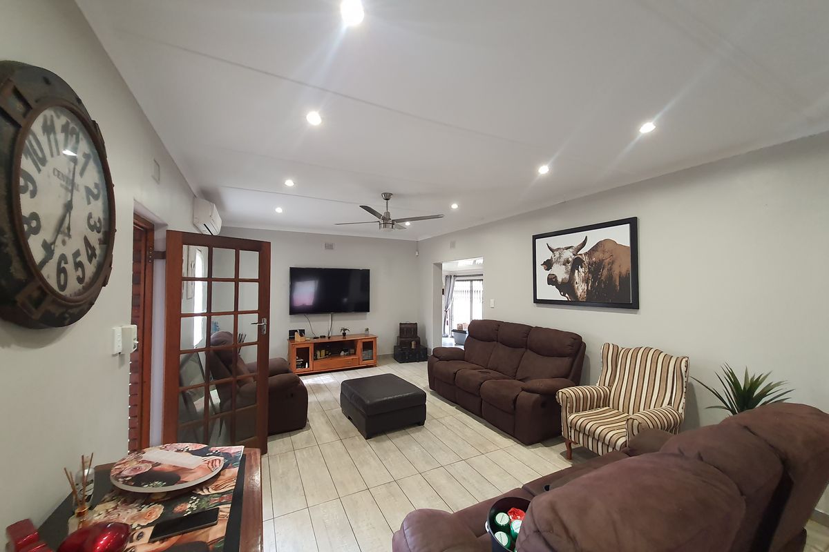 Spacious, Modern, Secure Three Bed Family Home - Photo 2