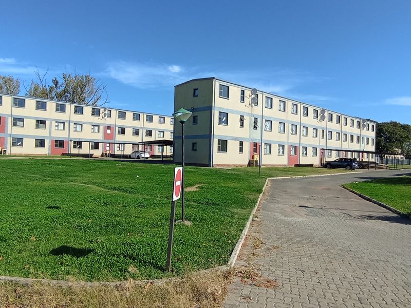 2 Bedroom Apartment For Sale - Photo 2