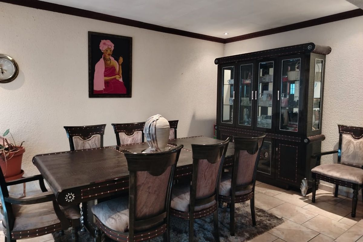 Conveniently located Modern house in Sherwood Gardens - Photo 4
