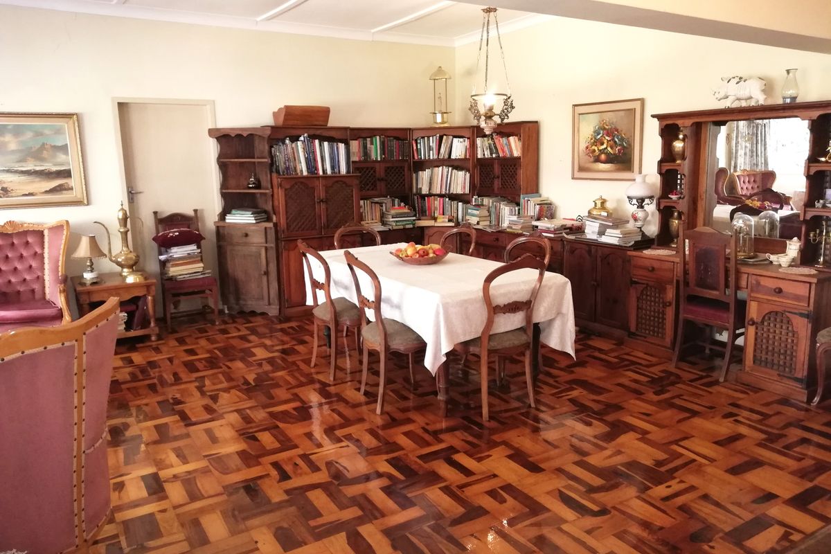 Private and secure living - Photo 5