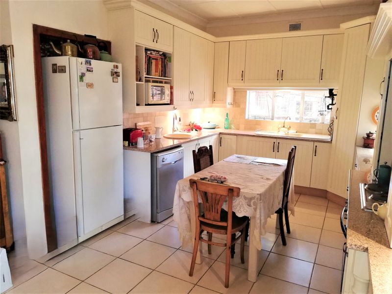 Private and secure living - Photo 10