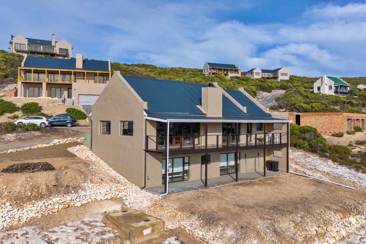 Nature Reserve Lifestyle with stunning views! - Photo 3