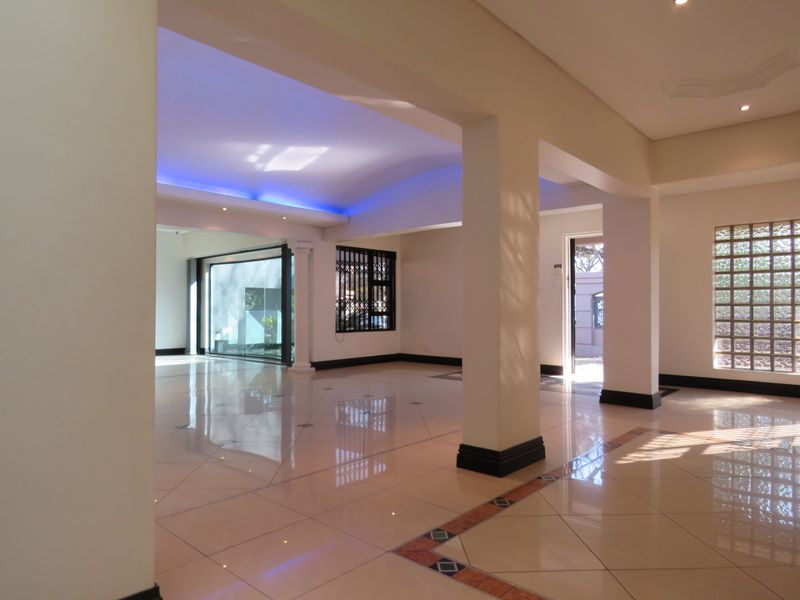 Stunning 6 bedroom Freehold For Sale in Westdene, Benoni - perfect for large families - Photo 5