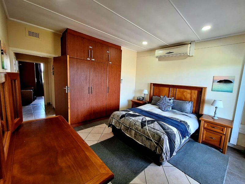 Spacious Furnished Modern Unit just 300m from Uvongo Pier and beach. - Photo 7