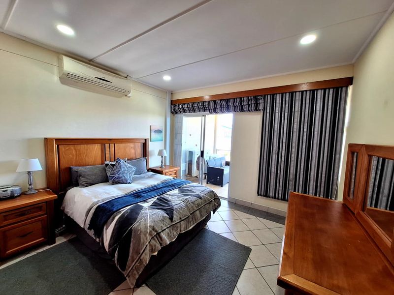 Spacious Furnished Modern Unit just 300m from Uvongo Pier and beach. - Photo 6