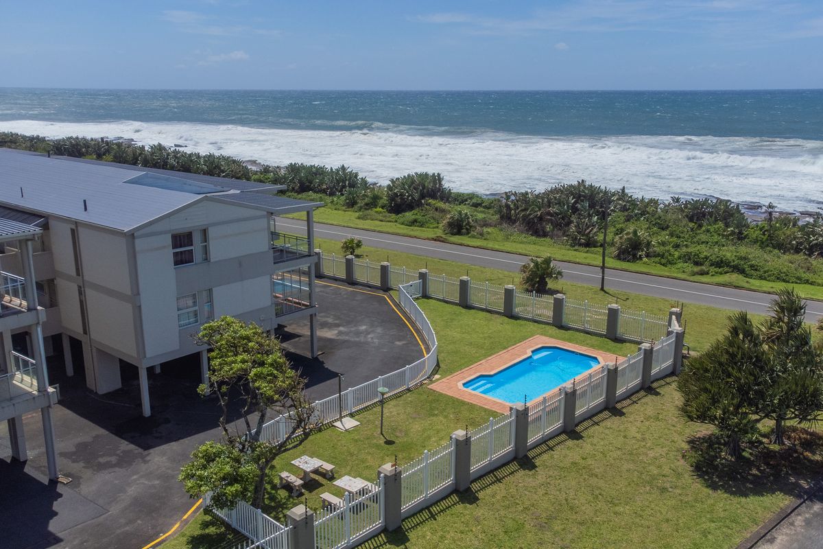 Spacious Furnished Modern Unit just 300m from Uvongo Pier and beach. - Photo 2