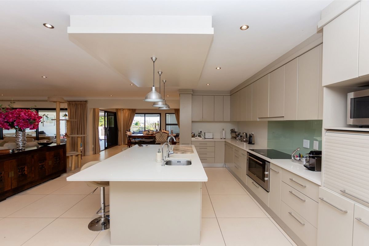 Sophisticated Living with Lagoon, Fairway and Greenbelt Views in Langebaan Country Estate - Photo 4