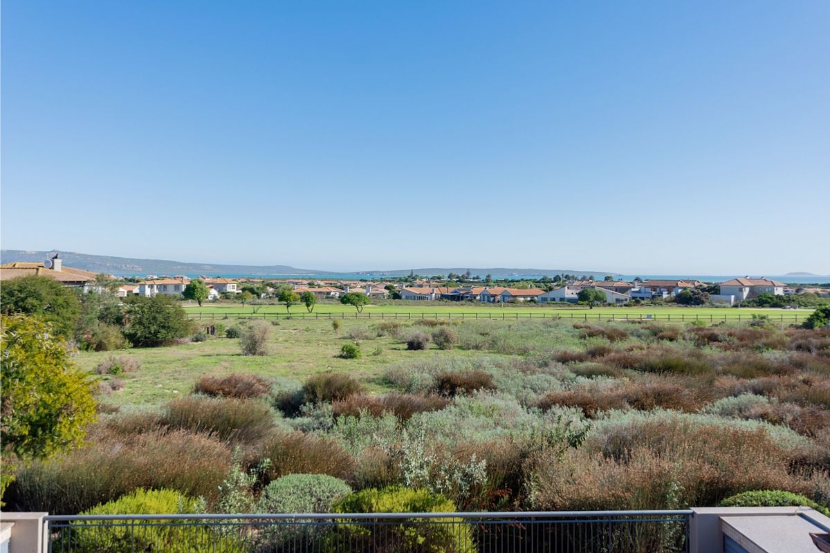 Sophisticated Living with Lagoon, Fairway and Greenbelt Views in Langebaan Country Estate - Photo 3