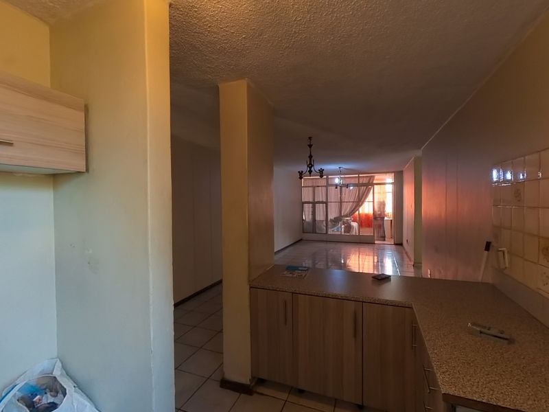 Real Spacious Duplex Living, Private Complex - Sunnyside - Photo 5