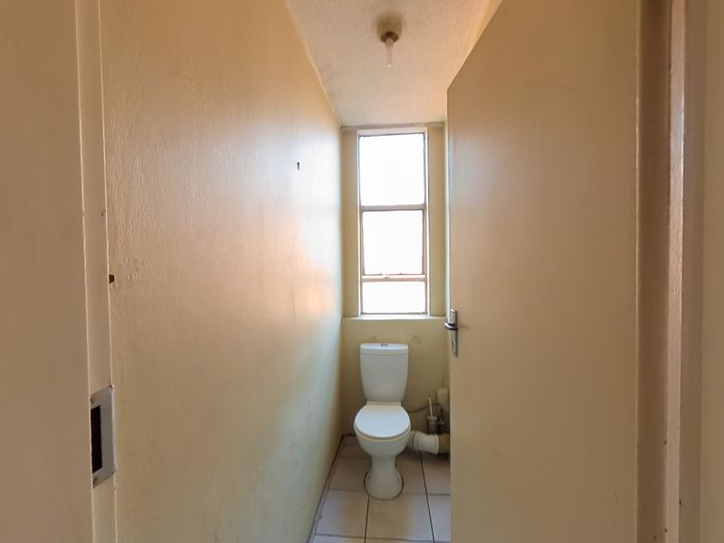 Real Spacious Duplex Living, Private Complex - Sunnyside - Photo 10