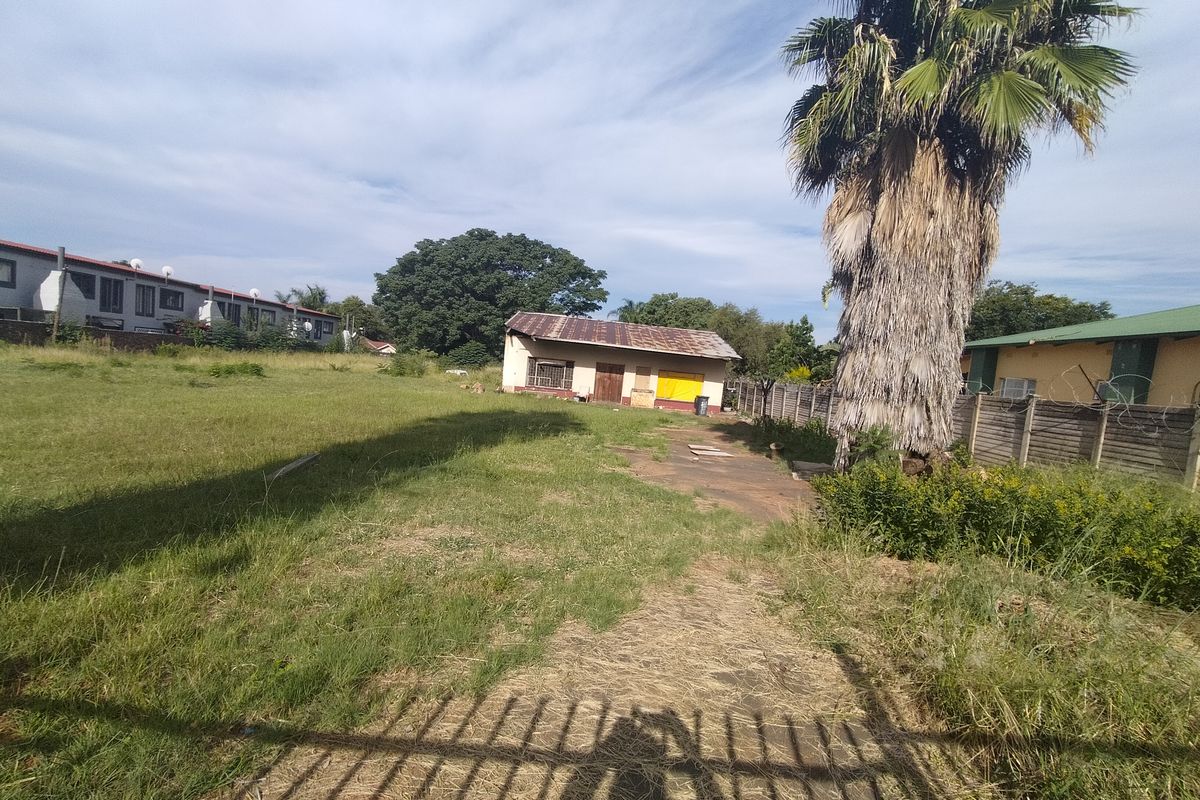 This prime development opportunity in Emily Hobhouse, Pretoria North - Photo 2