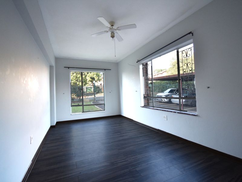 Large ground floor flat in popular Beacon Hill - Photo 9